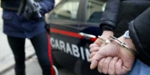 Craiova:Urmărit internaţional, descoperit în locuinţa unor prieteni