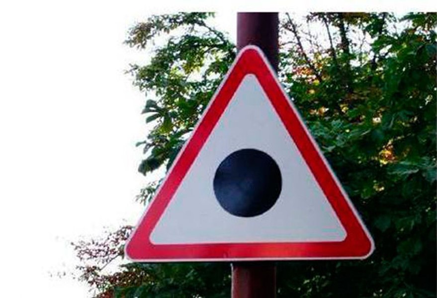 Semnul de circulație pe care nu îl cunosc nici șoferii cu experiență. Ce simbolizează