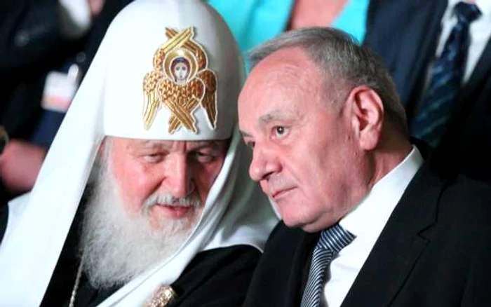 Preafericitul Chiril, Patriarhul Moscovei şi al Întregii Rusii şi preşedintele Republicii Moldova, Nicolae Timofti FOTO: Tudor Iovu