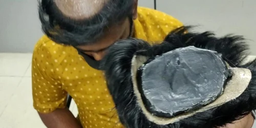 Indian prins ascunzand aur si bani sub peruca FOTO India Today