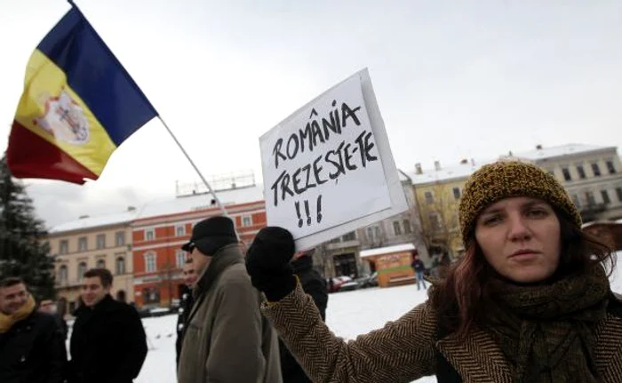 
    Peste 100 de clujeni, din nou în stradă pentru Arafat (Foto: Caius Raţiu)  