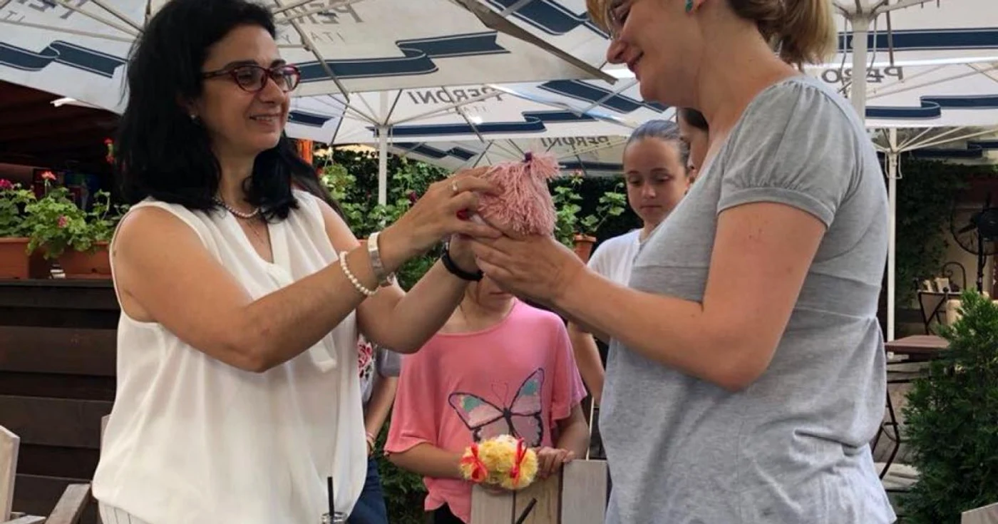 Oana Zafiriadis (stânga) FOTO Arhiva personală