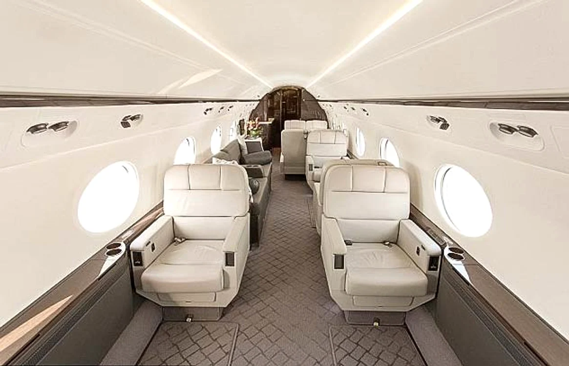 Interiorul avionului Gulfstream G650 