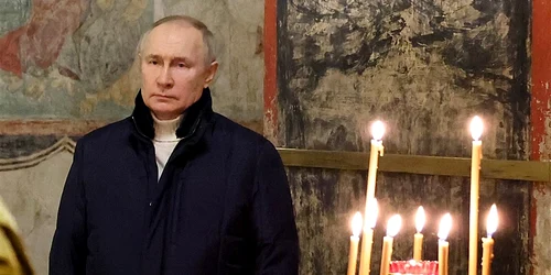 Vladimir Putin participă singur la Slujba de Crăciun Foto EPA EFE