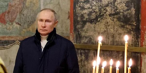 Vladimir Putin participă singur la Slujba de Crăciun Foto EPA EFE