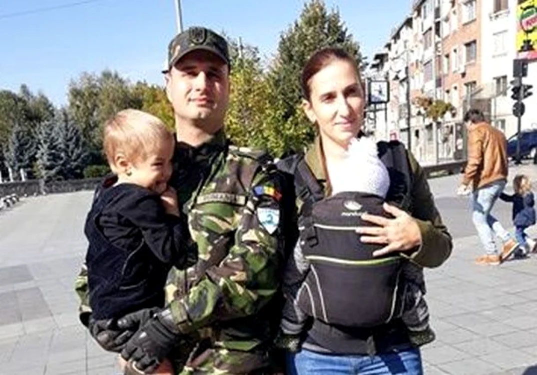 Militarii şi-au revăzut după şase luni soţiile şi copiii
