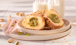 Gogosi cu fistic Sursa foto shutterstock 2523325759 jpg