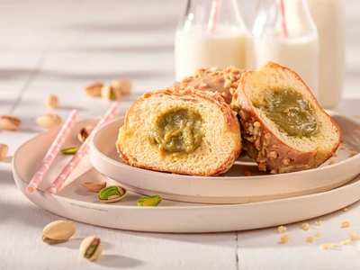 Gogosi cu fistic Sursa foto shutterstock 2523325759 jpg