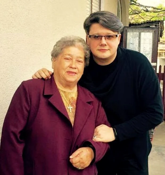 Fuego și bunica maternă, pe care o iubește ca pe ochii din capfoto: arhivă personală