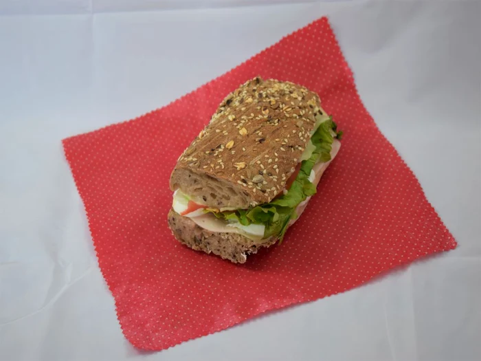 Nu mai pune alimentele pe șervețele de hârtie!