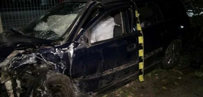 Una dintre maşinile implicate în accident FOTO Obiectiv - Vocea Brăilei
