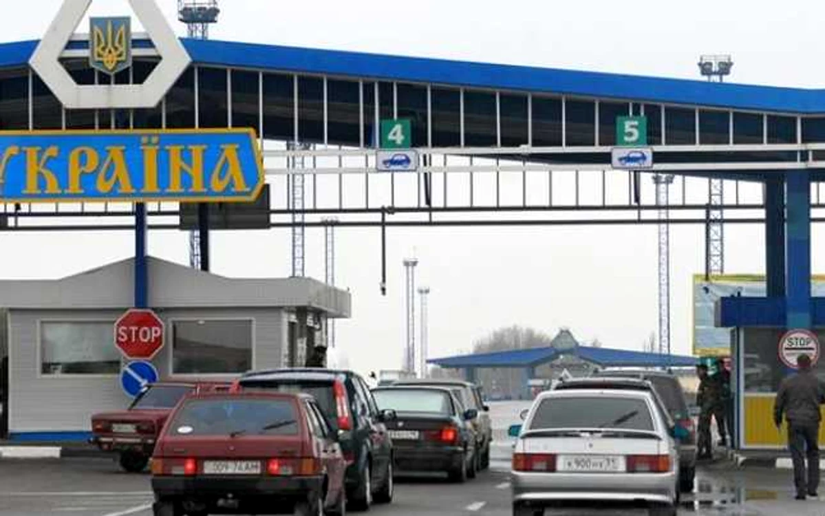 Autorul atacului cu bombă a murit pe loc, la ieşirea din Ucraina spre Rusia. Doi poliţişti de frontieră au fost grav răniţi Sursa: Ria Novosti