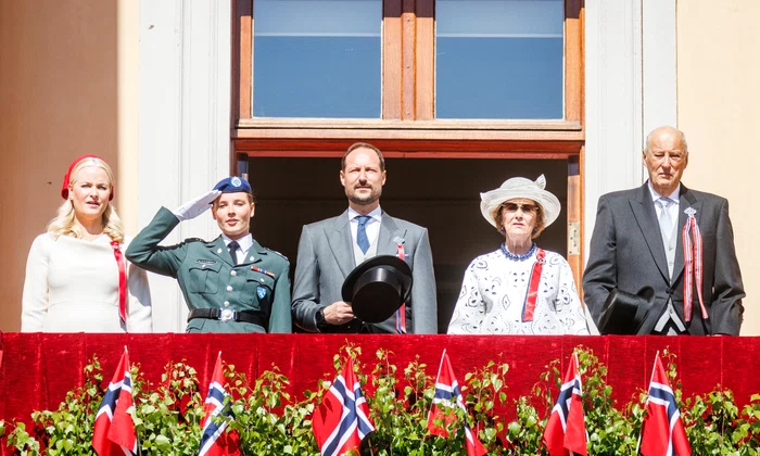 Prințesa Mette Marit, Prințesa Ingrid Alexandra, Prințul Haakon, Regina Sonja și Regele Harald al Norvegiei  GettyImages 2153366105 jpg
