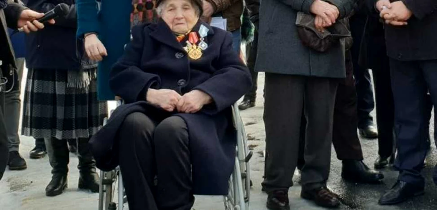elena arnautoiu 