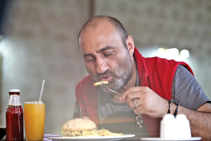 Jugaru era bucătarul taberei