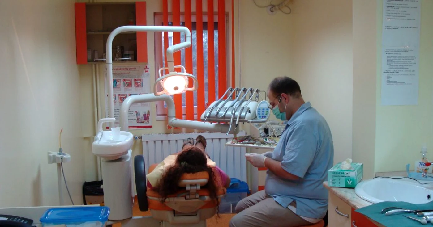 Tratamente subvenţionate la dentist pentru bolnavii de SIDA