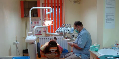 Tratamente subvenţionate la dentist pentru bolnavii de SIDA