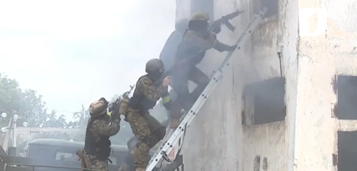 FOTO Exercitii militare în Transnistria, captură video novostipmr.ru