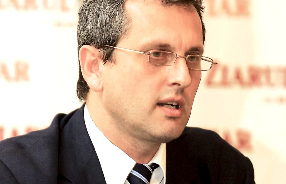 Valentin Lazea, economistul-şef al BNR, a arătat că turismul a fost un domeniu total închis investitorilor străini, care au alocat în hoteluri şi restaurante la sub 1% din soldul total investiţii în economia românească