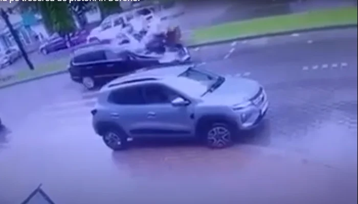 Elevele traversau regulamentar când au fost accidentate. FOTO captură YouTube News Radio Botoșani
