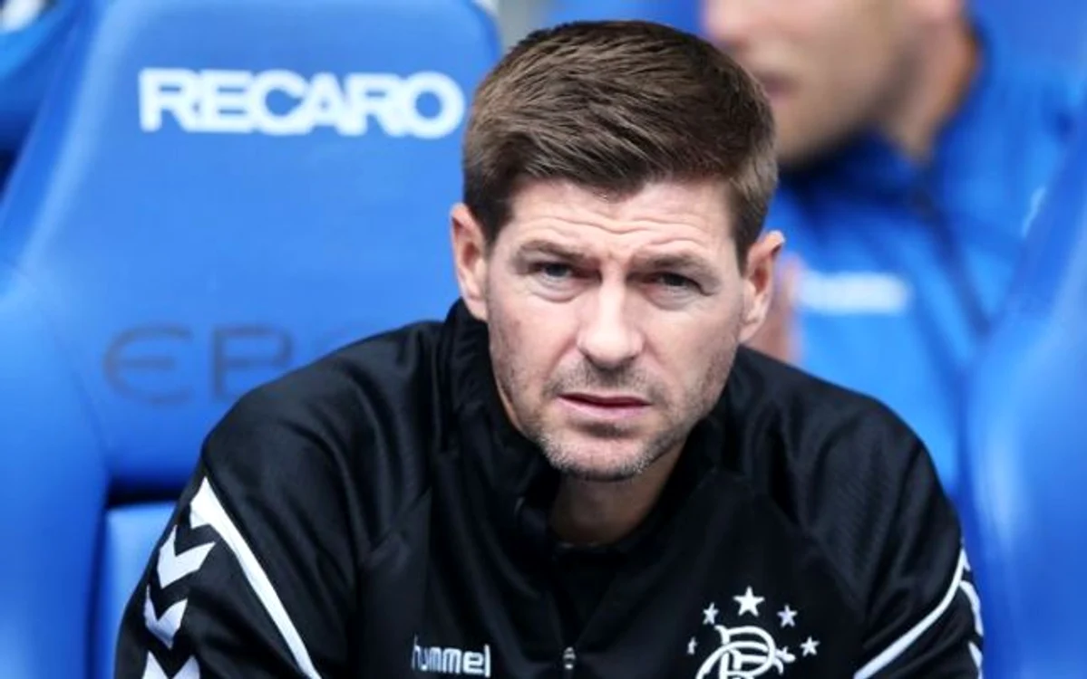 Steven Gerrard va antrena și el în Regat