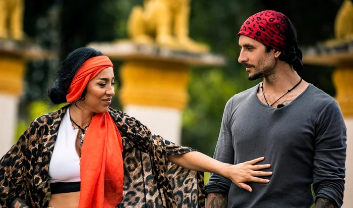 
    Ruby şi iubitul ei, la „Asia Express“  