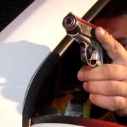 politist pistol trage jpeg