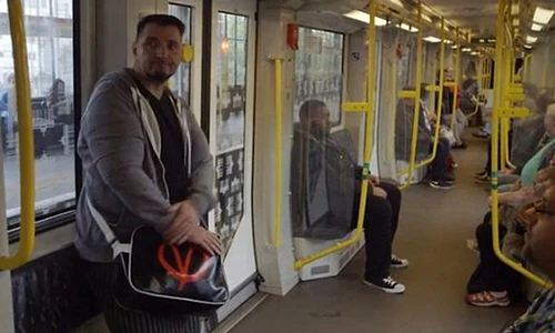 Micha Stuntz duce o viață normală, în ciuda penisului uriaș pe care îl are jpeg