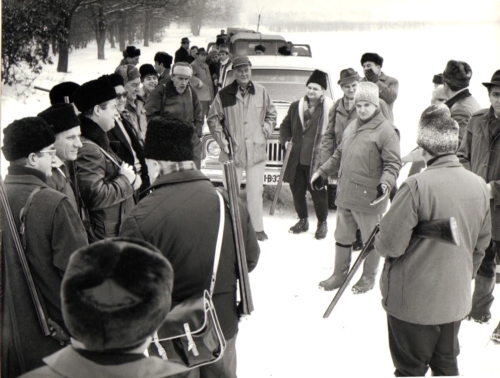 Ceausescu a capturat cel mai mare trofeu de urs la Braşov. FOTOArhivă.