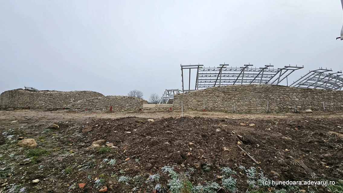 Ulpia Traiana Sarmizegetusa si amfiteatrul roman dcembrie 2023 Foto Daniel Guță  ADEVĂRUL (28) jpg