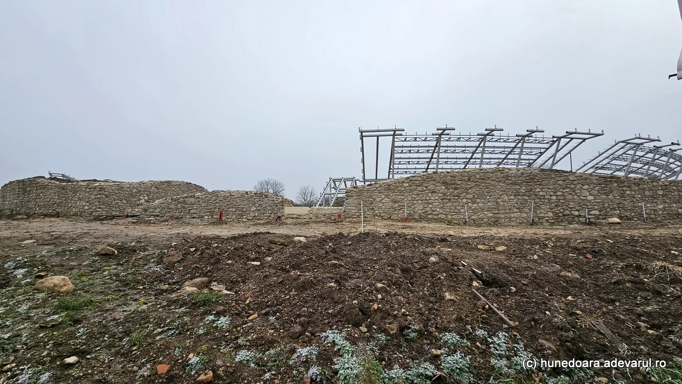 Amfiteatrul din Ulpia Traiana Sarmizegetusa (foto: Daniel Guță / Adevărul)