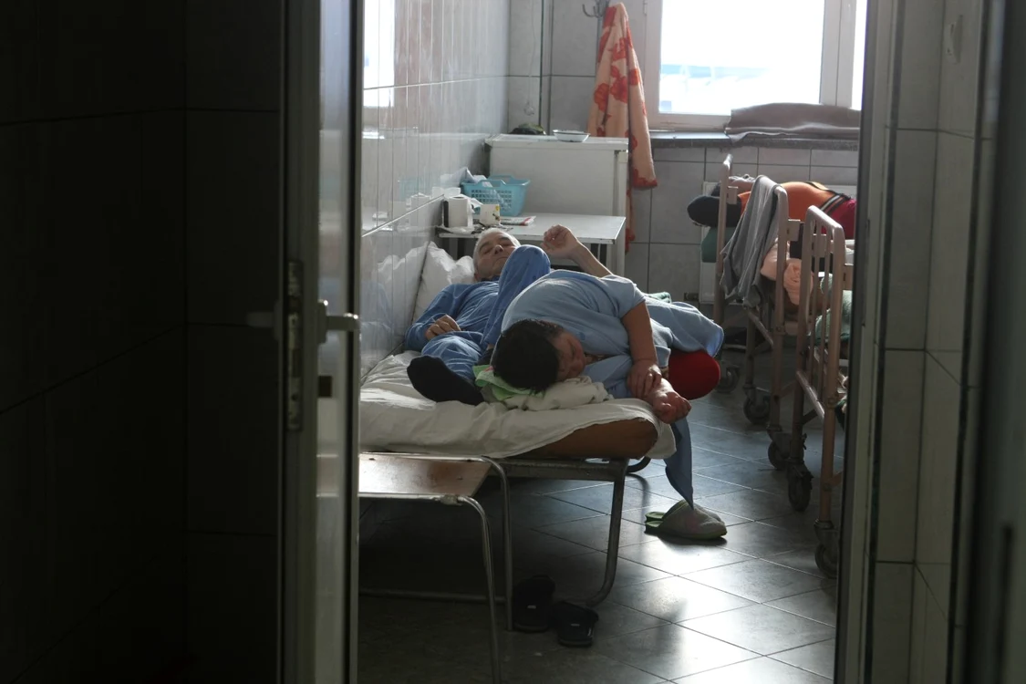De o lună, pacienţii sunt obligaţi
să achite o taxă la externarea din spital  FOTO Marian Iliescu