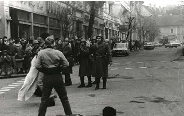 Fotografia făcută de Răzvan Rotta care a apărut pe prima pagină a Paris Match în decembrie 89.