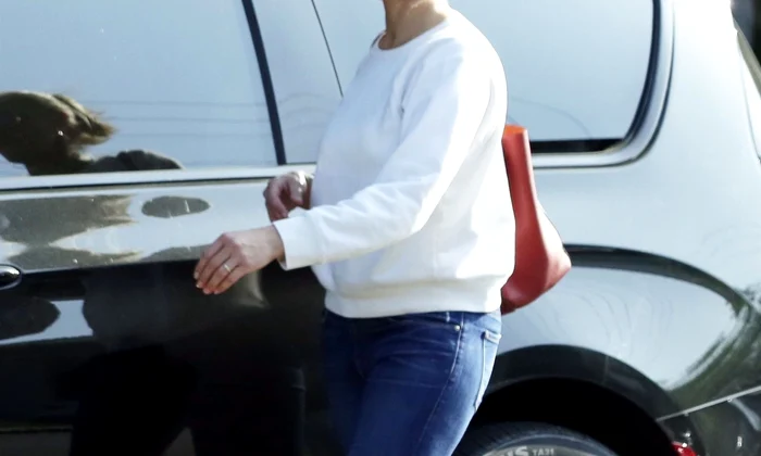 *EXCLUSIVE* Cameron Diaz keeps it casual as she shops in West Hollywood jpeg