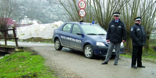 Pod periculos, păzit cu arma