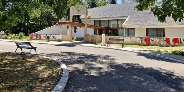 Muzeul de Arta Targu Jiu 1 jpeg