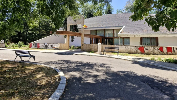 Muzeul de Arta Targu Jiu 1 jpeg