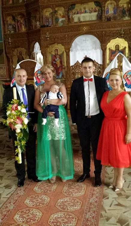 
    Cornelia si Lupu Rednic, nasi de botez  