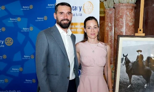 Alina Maria și Nicolae ai României Facebook jpg