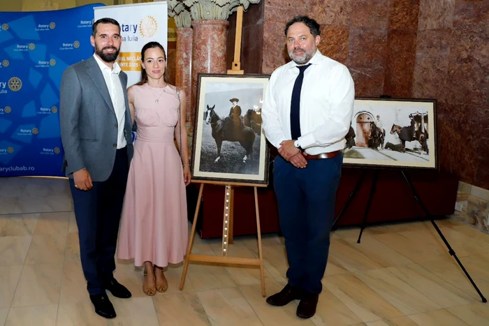 Alina Maria și Nicolae ai României Facebook jpg