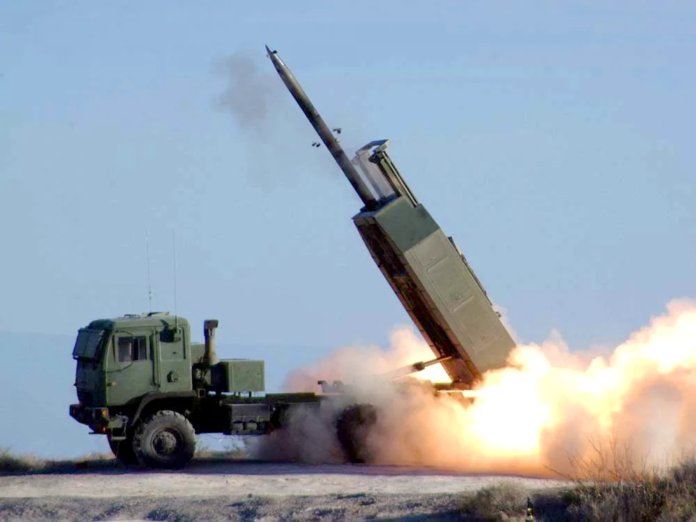 Sistem de lanasare de rachete HIMARS Foto US Army via wikimedia.org