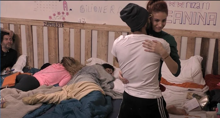 Geanina Ilieş şi Kamara, într-un moment de tandreţe la Ferma 2019 