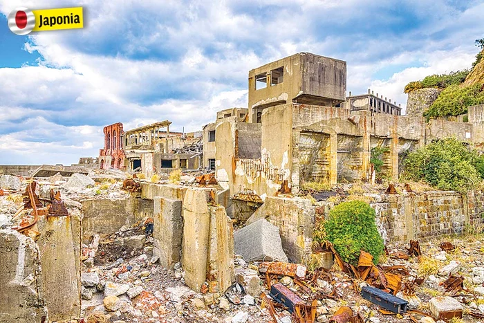 Insula Gunkanjima, din Nagasaki
