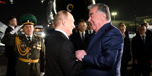 Vladimir Putin și președintele Tadjikistanului foto X @kokchapress