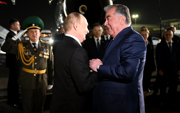 Vladimir Putin a fost primit cu fast. FOTO: X/@kokchapress