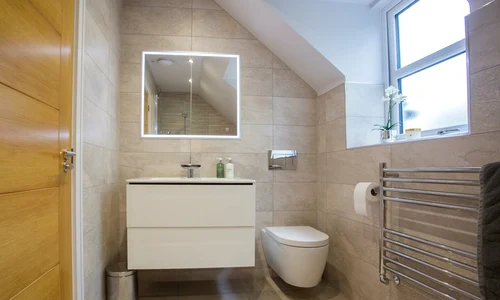 Faianță mată sau lucioasă în baie jpg