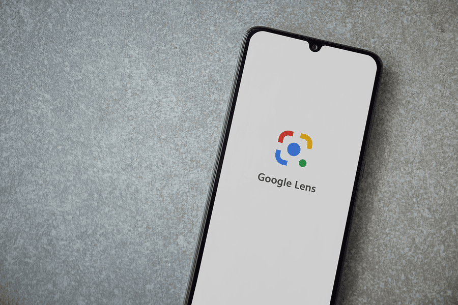 Google Lens înlocuiește funcția cameră din Google Translate pe Android și iOS