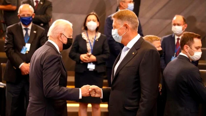 Joe Biden și Klaus Iohannis, în discuție cu NATO și UE despre pericolul rus de la granița cu Ucraina