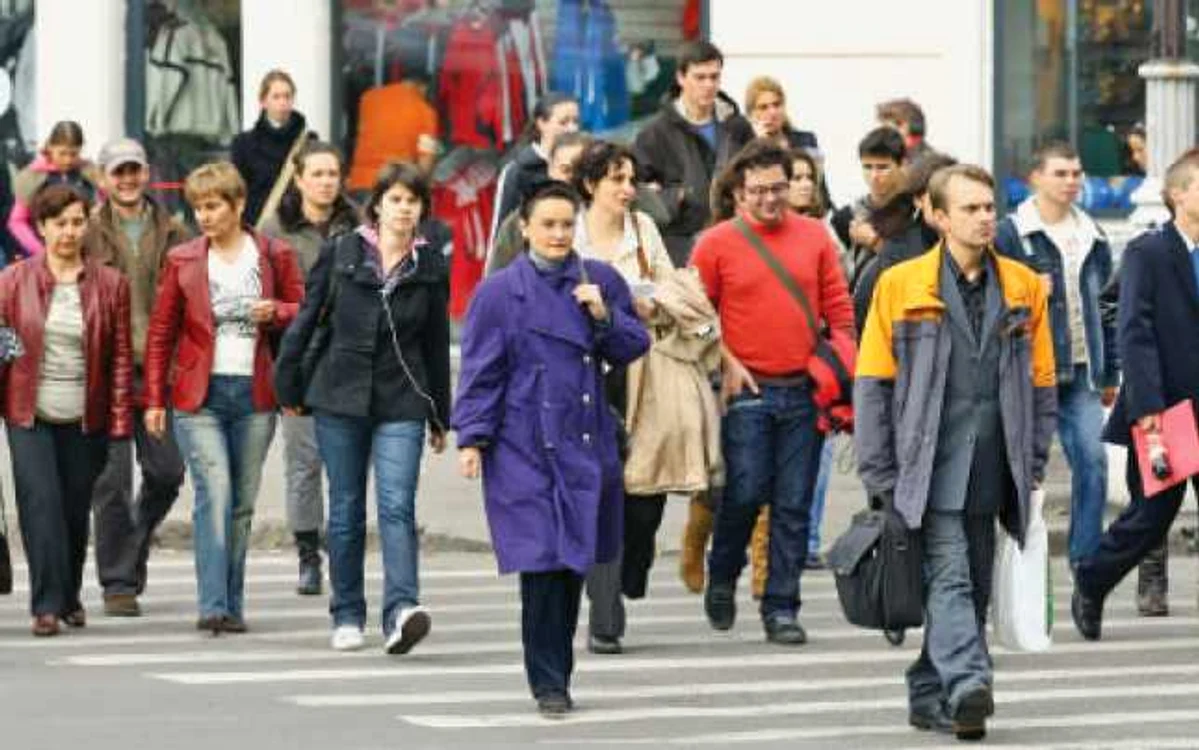 Frământaţi de grijile cotidiene, mulţi români îşi împărtăşesc gândurile cu vecinii de drum