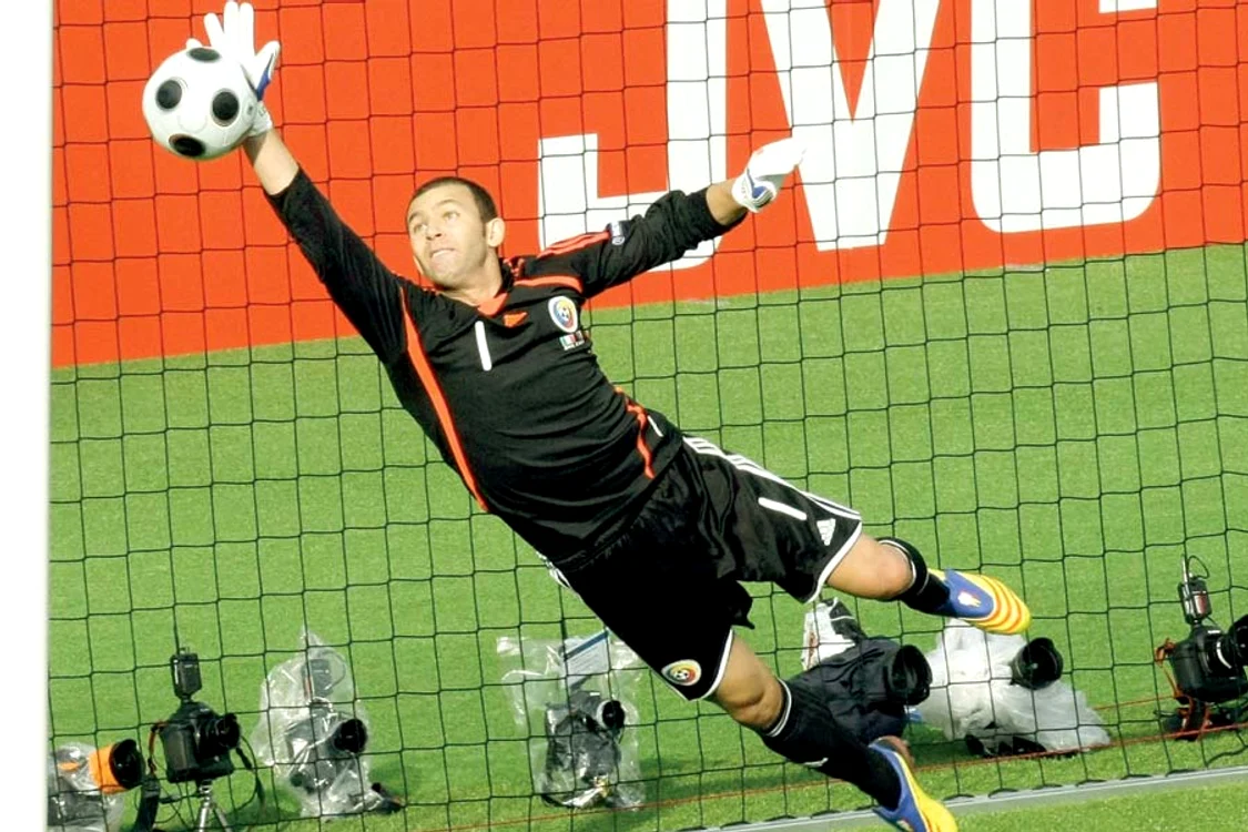 
    Lobonţ, un portar  care îşi va încheia  cariera la AS Roma (FOTO: Reuters)  